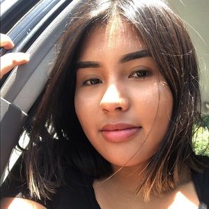 Meet your Posher, Gloria